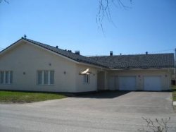 Ok-talo 400 m2 MYYDÄÄN hinta 420000,- euroa Orimattilan keskustassa palvelut vieressä Kärrypolku 4 soita 0400-352181 Jari